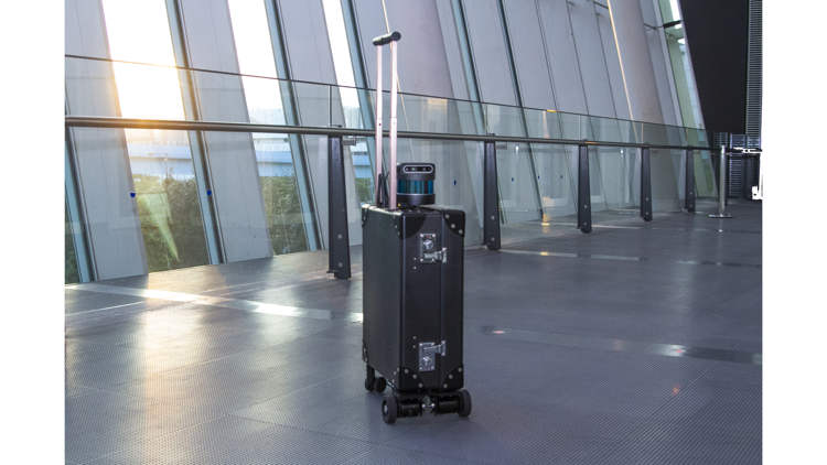 Blind Computer Scientist Creates AI-Powered Suitcase For the Visually Impaired