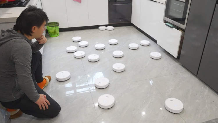 Man Buys 20 Brand New Robot Vacuums For Just $80, Gets What He Paid For