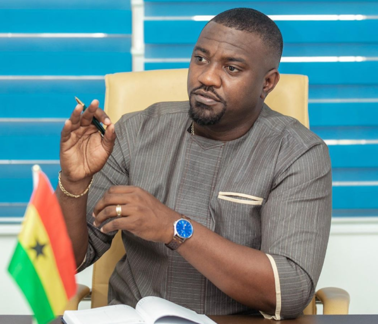 University of Ghana honours John Dumelo [Photo]