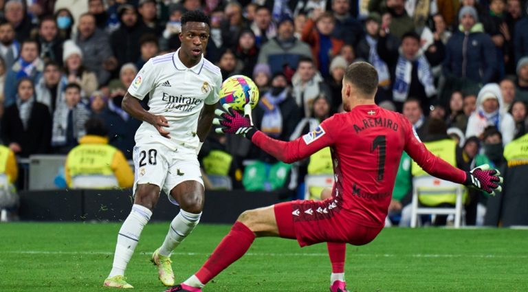 Real Madrid lose points in title race after sharing spoils with