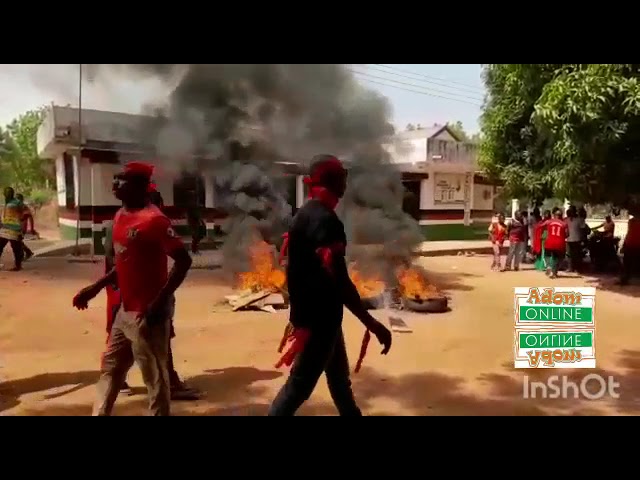 Irate group burn tyres at Tamale NDC party office over shake-up