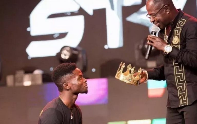 Amakye Dede finally reveals person behind Kuami Eugene’s ‘forced’ crowning [Listen]