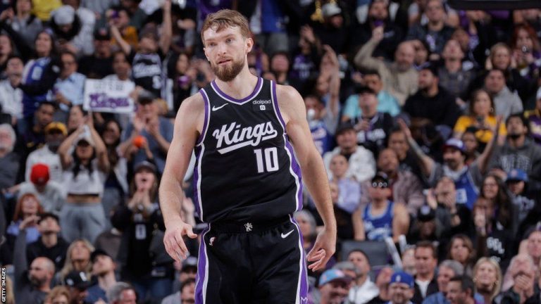 Sacramento Kings survive late LeBron James surge to beat Los Angeles Lakers