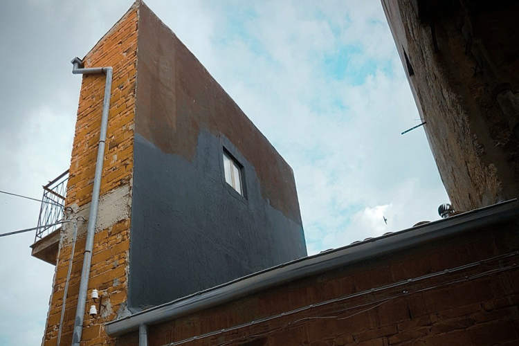 The World’s Narrowest House Was Built Out of Spite