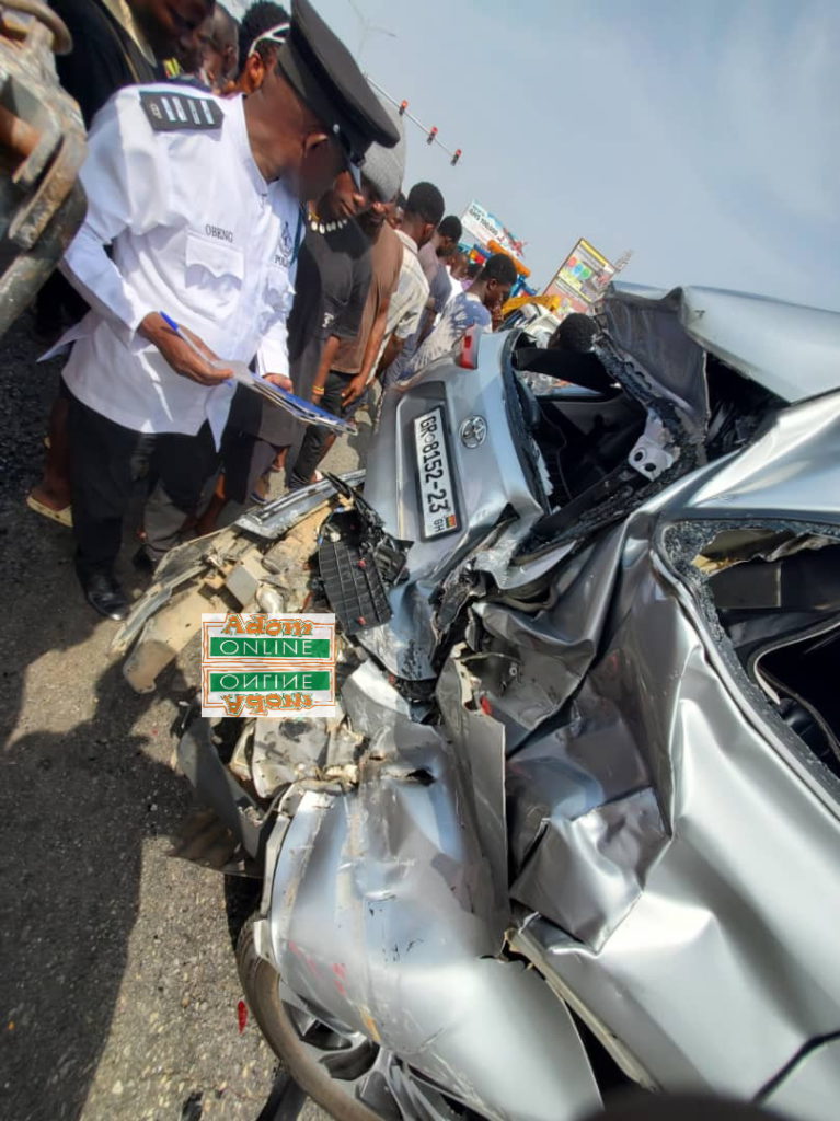 Collision at Lapaz: Drivers escape unhurt in dramatic crash [Photo+Video]