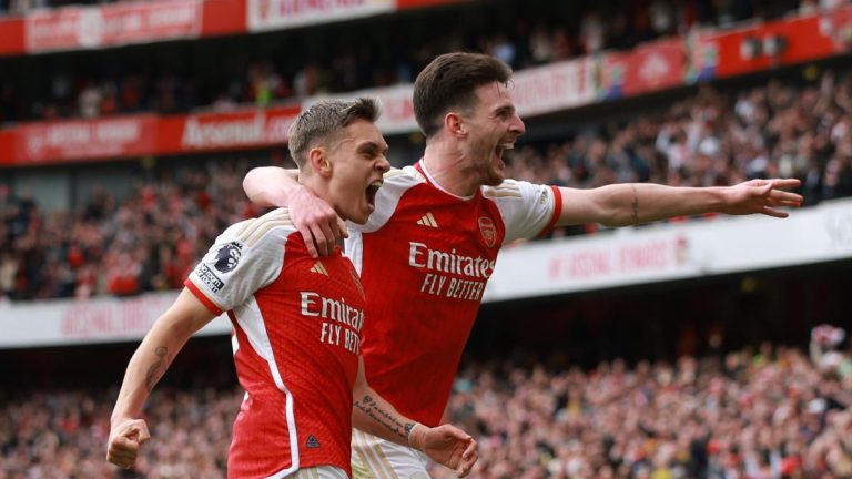 Arsenal beat Bournemouth to move four points clear