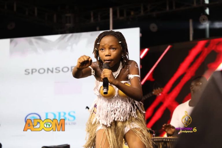 Ghana Besiaba mesmerizes crowd with powerful rendition of Amandzeba’s “Kpalogo Ye De”